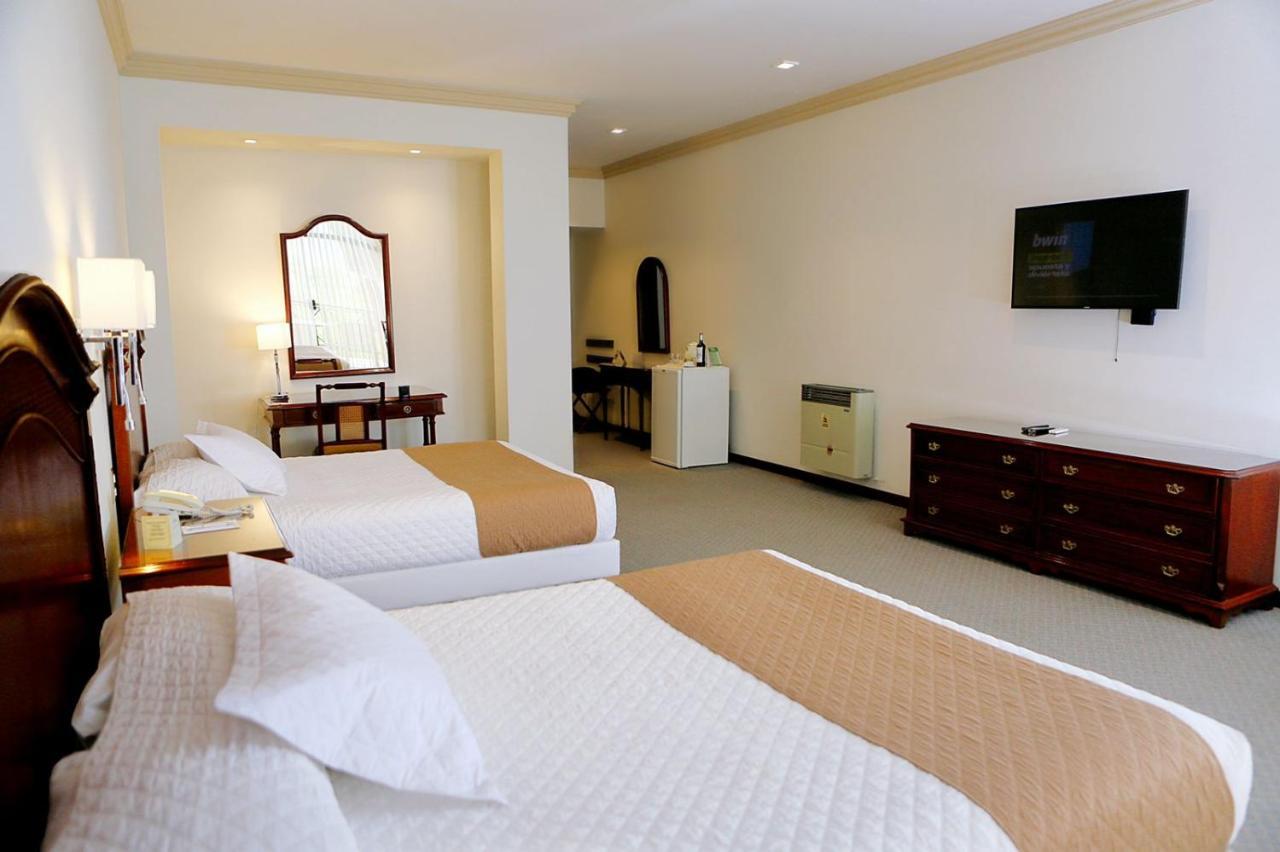 Hotel Los Parrales Тариха Екстериор снимка